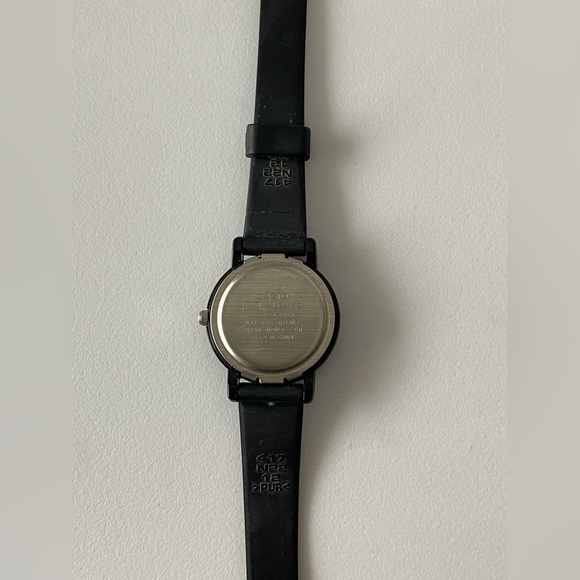 Casio Women's LQ139A-1B3 Black Thin Timeless Casual Classic Analog Watch - Picture 4 of 4